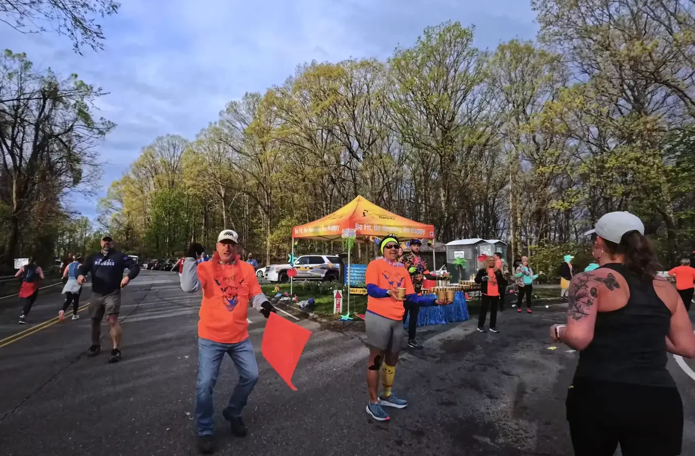Volunteers and tents at the early aid station
