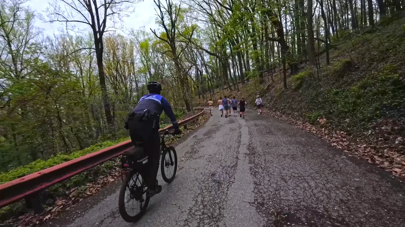 Bike marshal on the steep descent