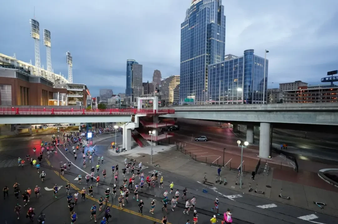 Cincinnati marathon photo 019