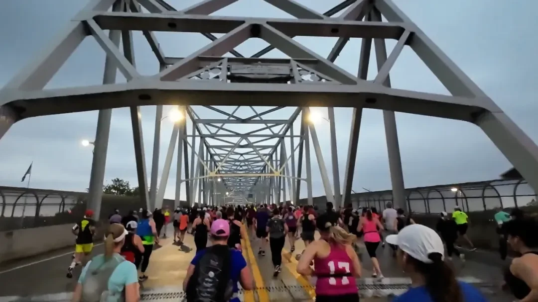 Cincinnati marathon photo 021