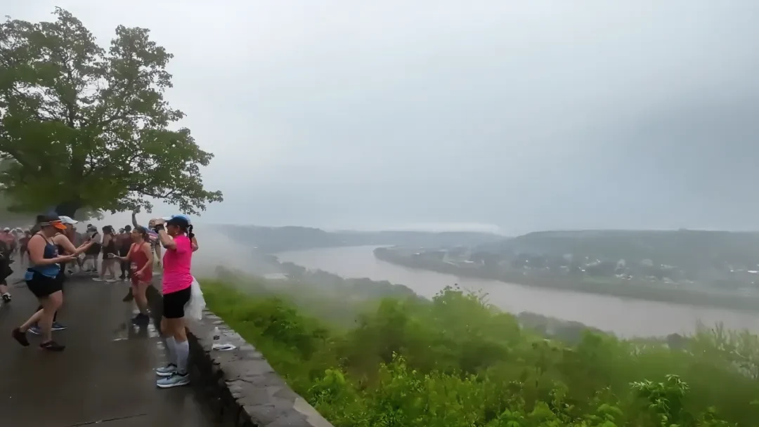 Cincinnati marathon photo 041