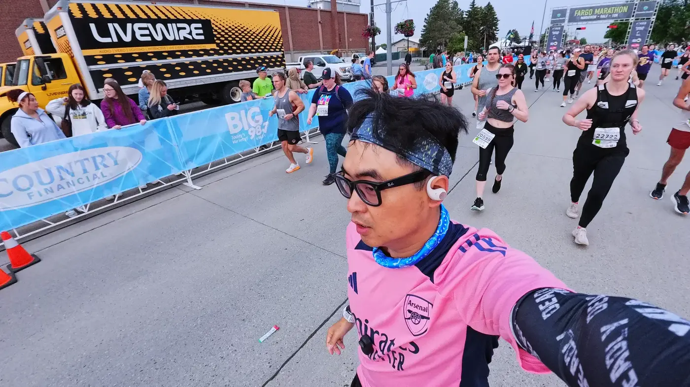 Pink kit selfie at the start