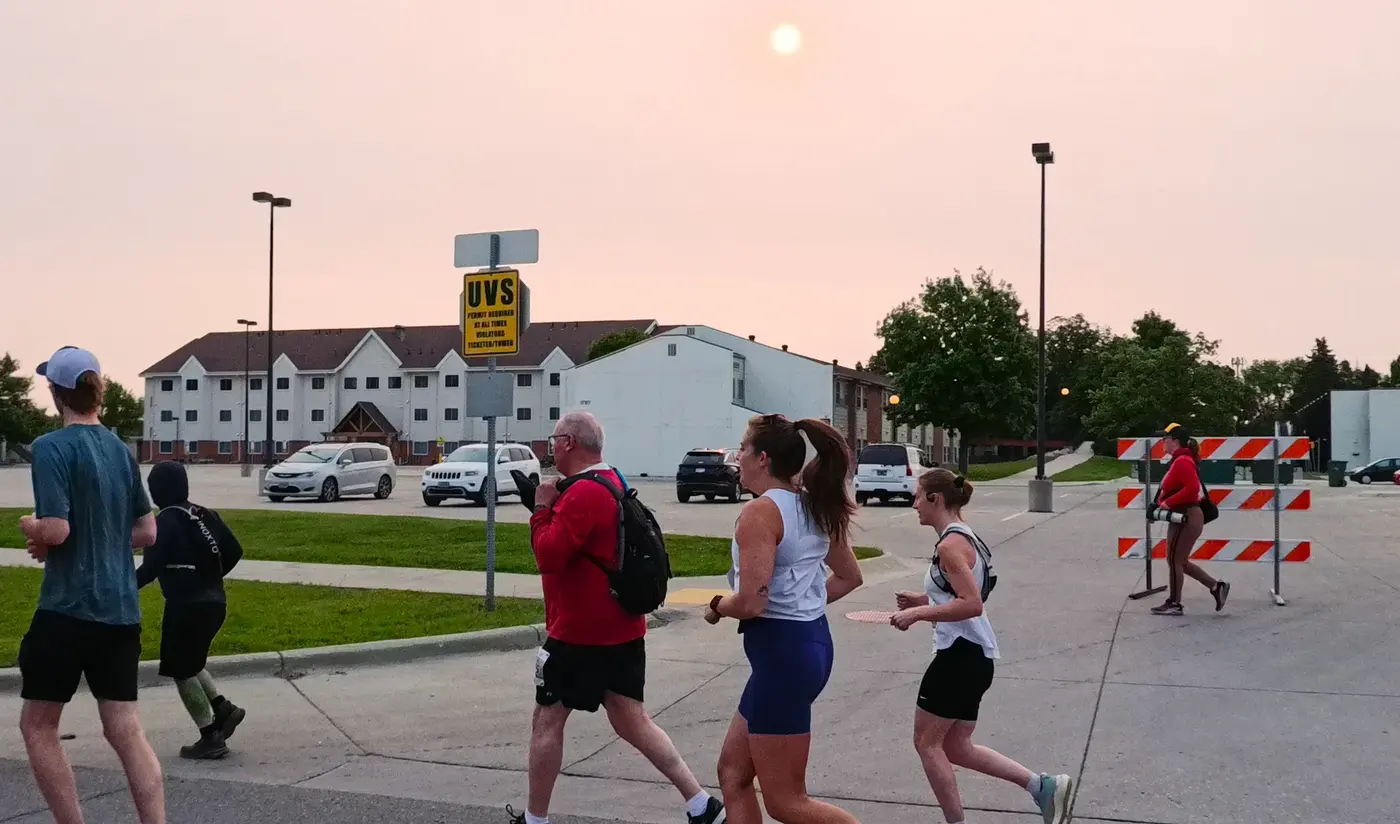 Early miles under a pale sun