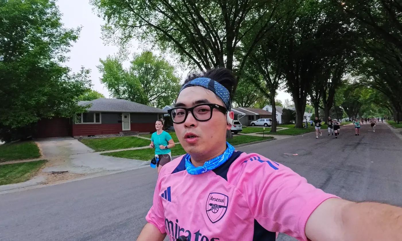 Selfie in the pink Arsenal kit