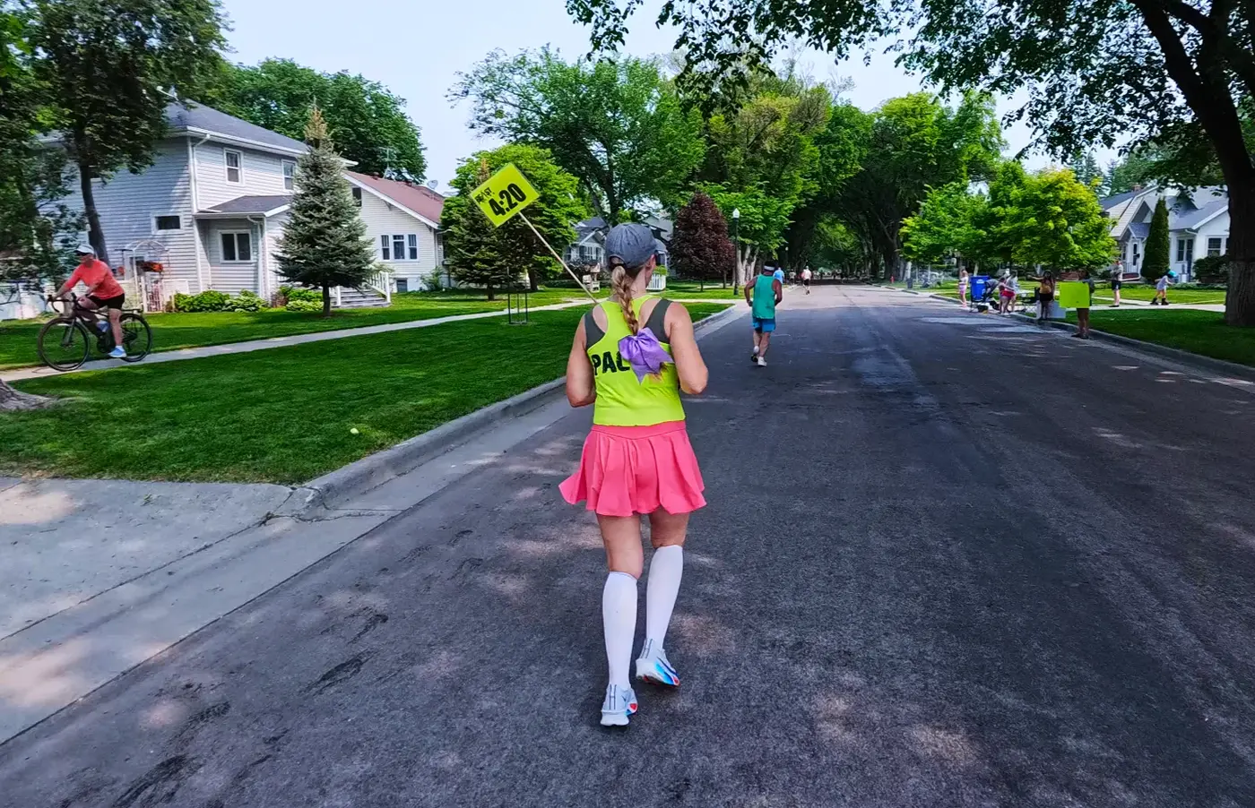 Neighborhood cheer block near the finish