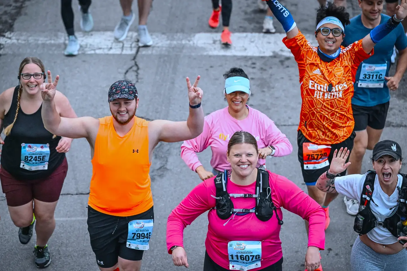 Official photo with the whole running crew