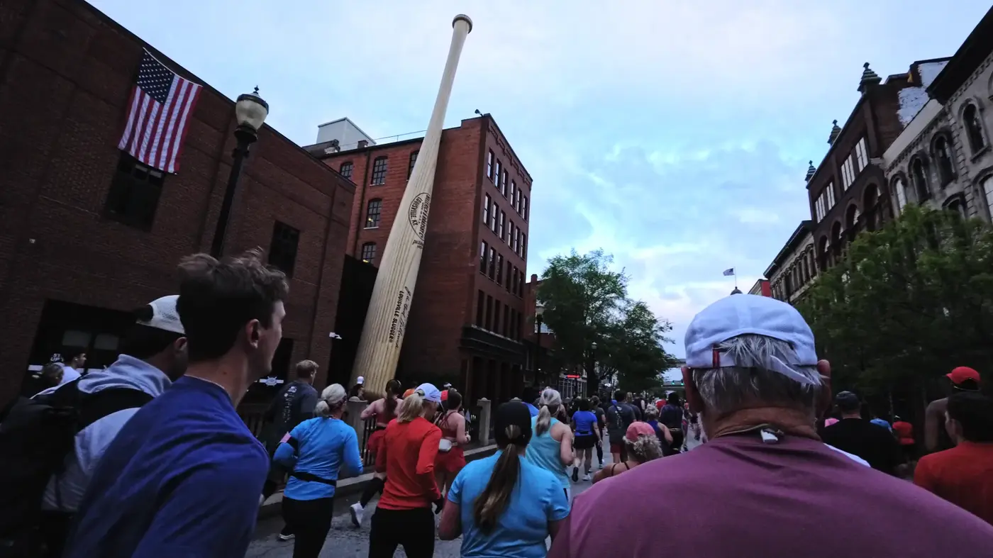 Runners packed on the early streets
