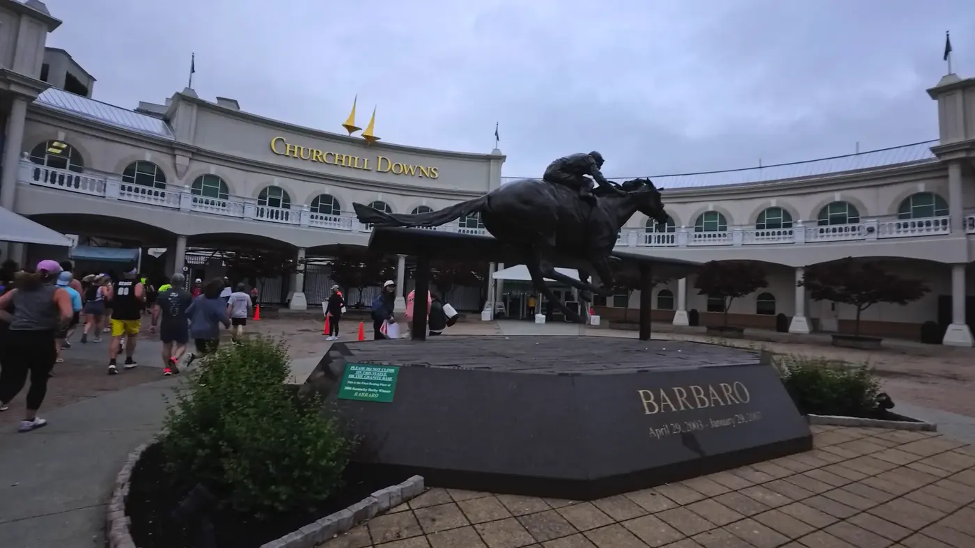 Barbaro statue in front of the grandstand