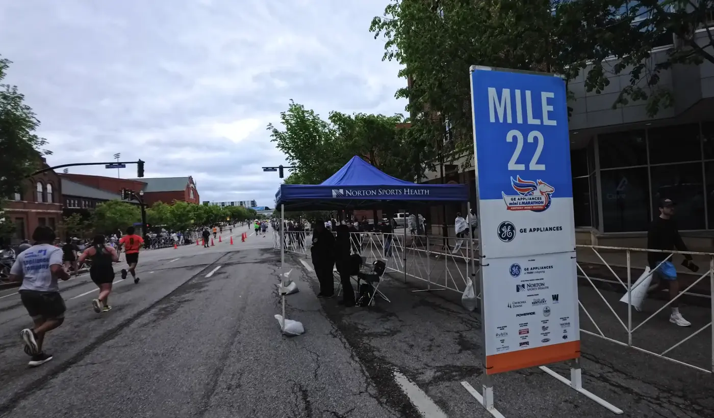 Mile 22 sign near the aid station