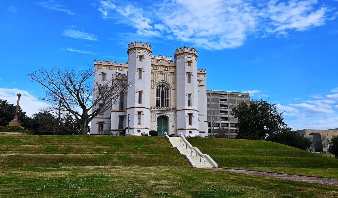 Old State Capitol lawn and white towers
