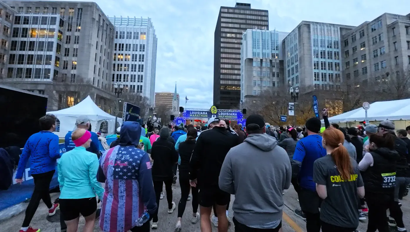 Runners filling downtown Baton Rouge