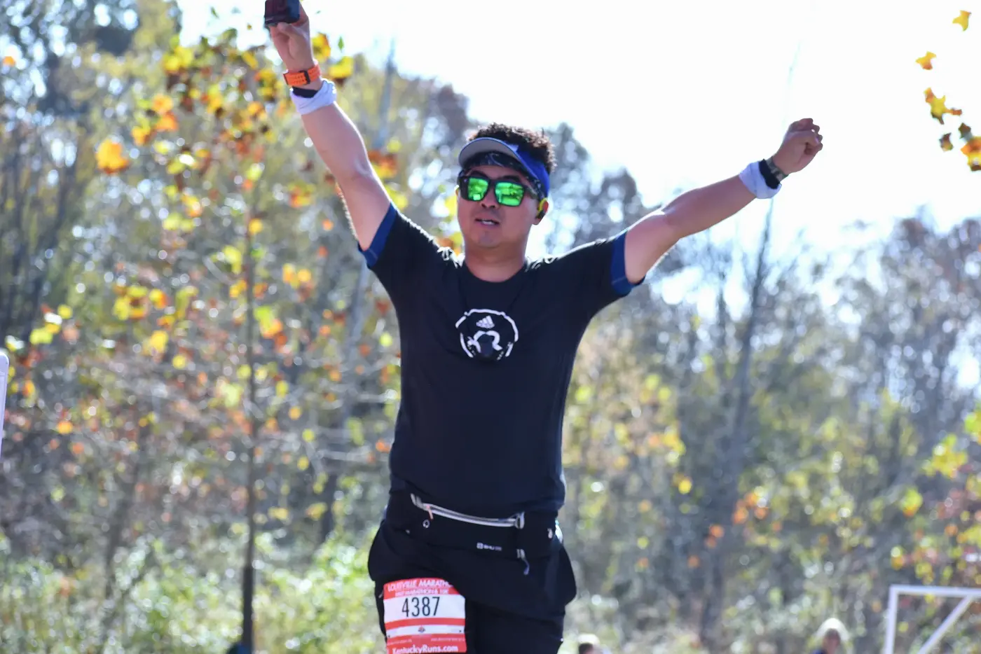 Finish-line arms up