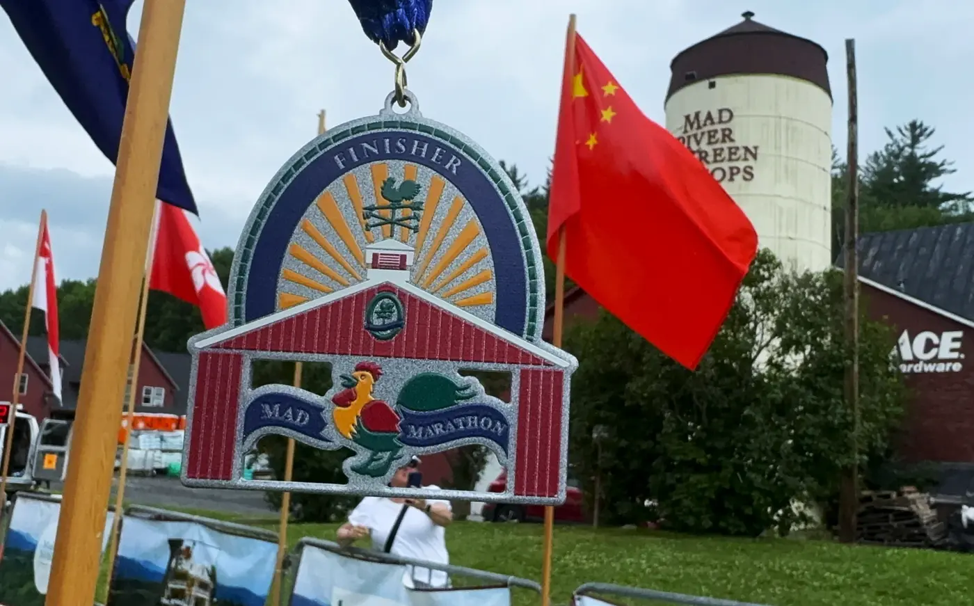 Finish display with the Chinese flag