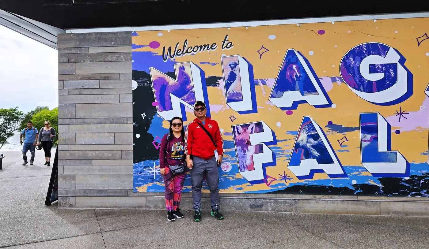 quick photo at the Welcome to Niagara