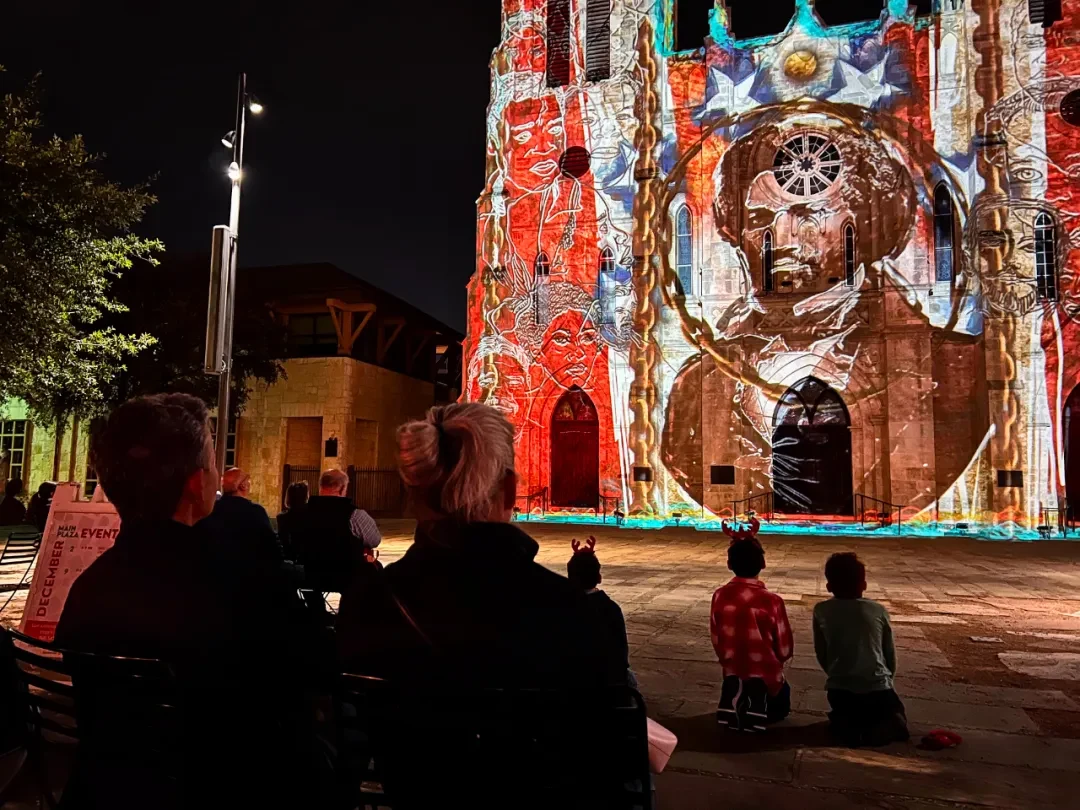 Light Show at the San Fernando Cathedral @Arsenan