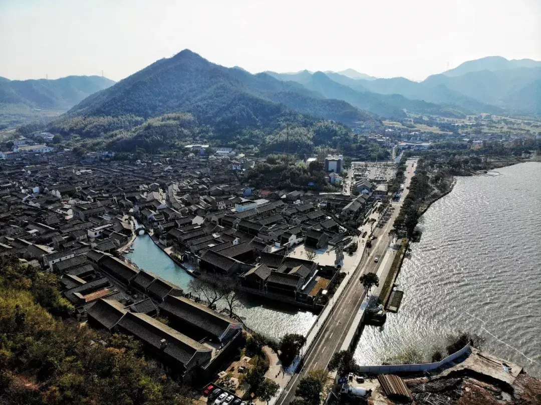 Hanling and Dongqian Lake
