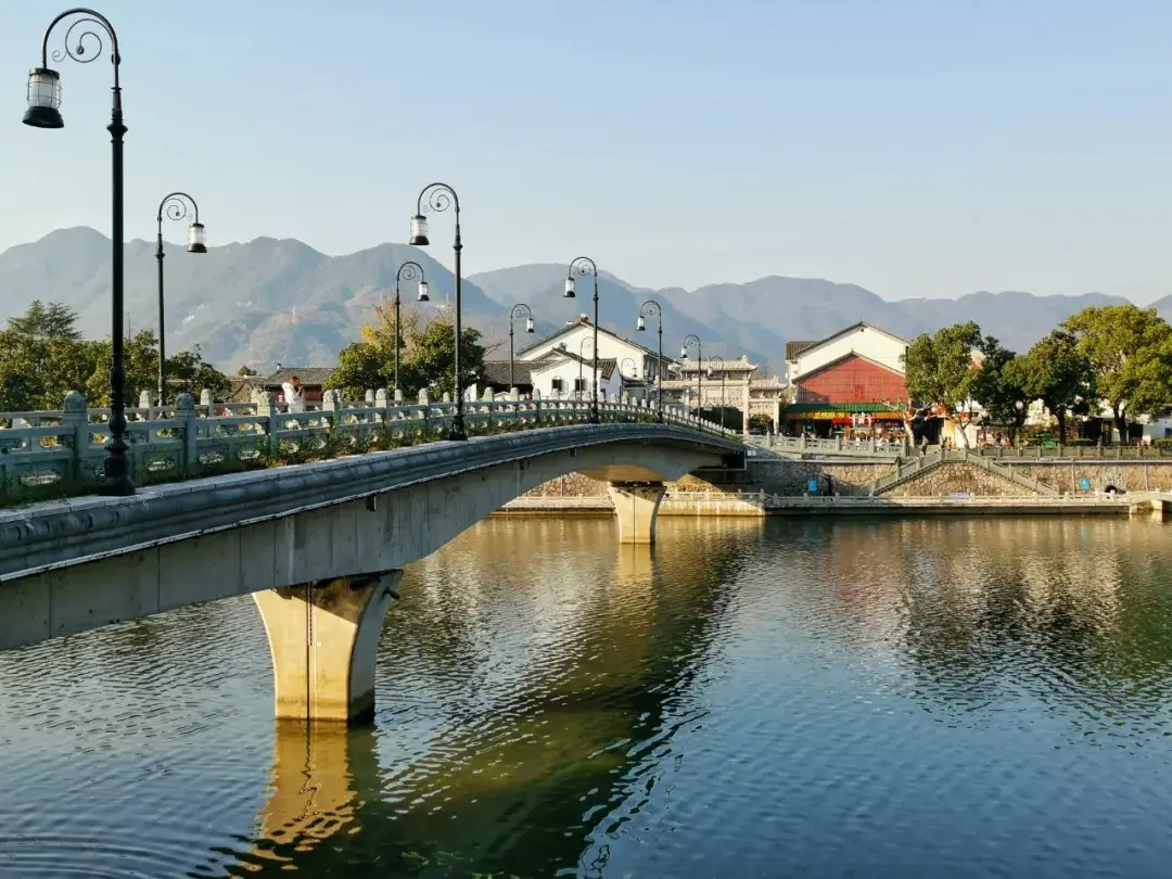 Fenghua Stream Bitan Bridge by