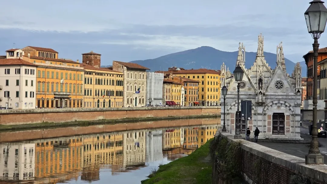 Pisa, lungo l’Arno @Arsenan