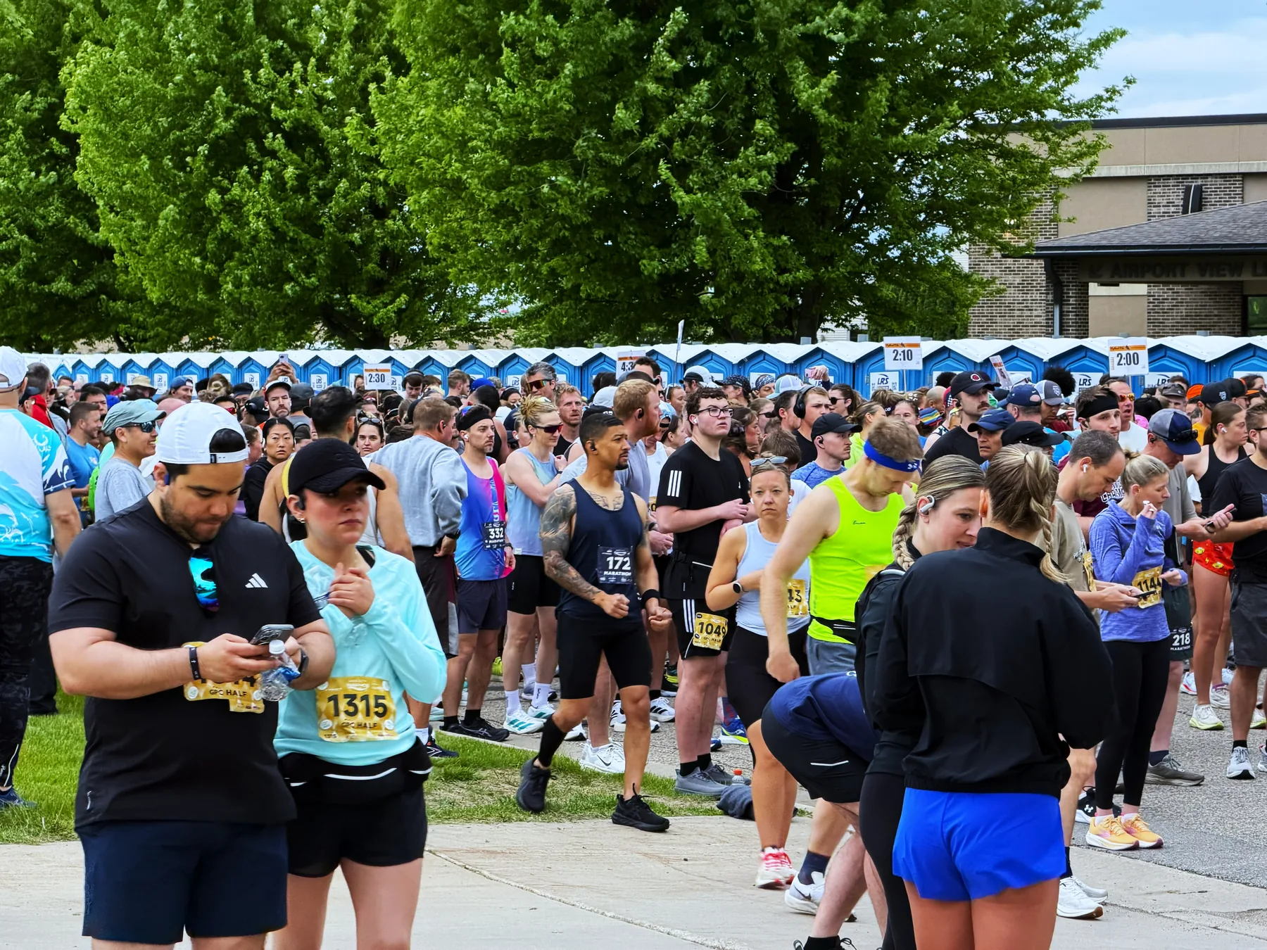 Med City Marathon runners at the airport start